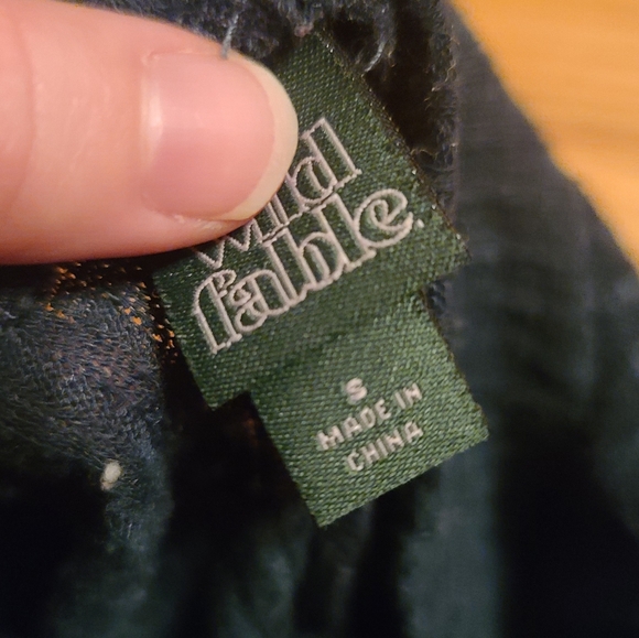 Emerald Turtleneck Crop - Picture 3 of 5